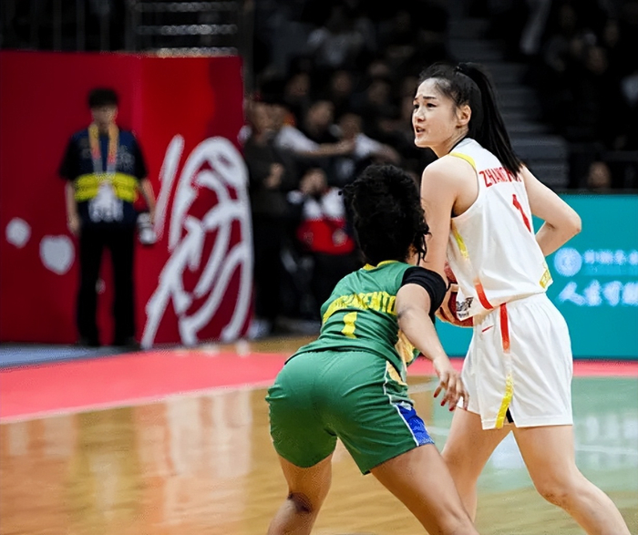 中国女篮世预赛力克巴西 三位后卫集体爆发引领