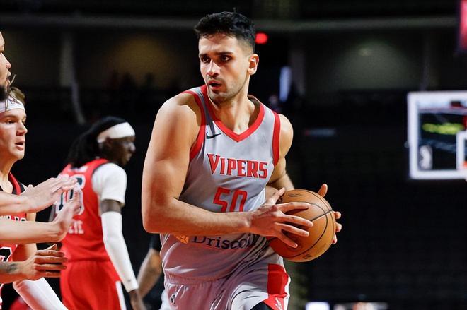 奥斯汀马刺力克毒蛇 尤尔特塞文状态骤降引关注