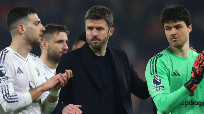 曼联临时主帅卡里克帅位悬而未决 转正可能性陡