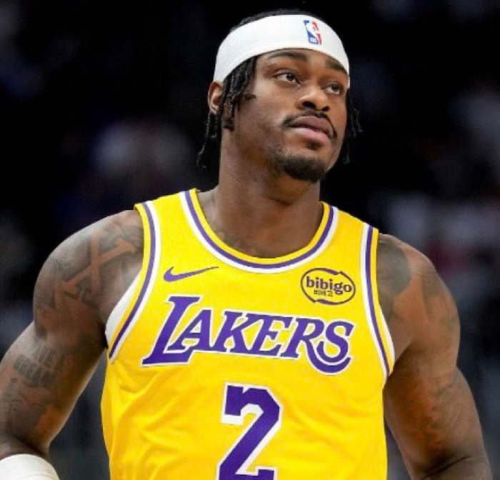 教练与球员激烈争执 战术分歧引热议