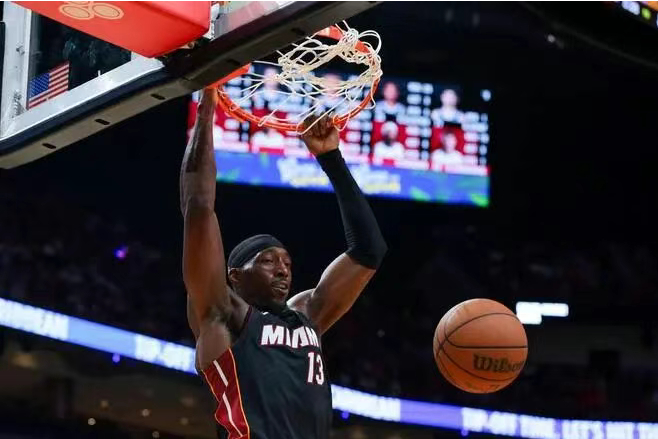 阿德巴约两战罚球创纪录 得分暴跌引争议