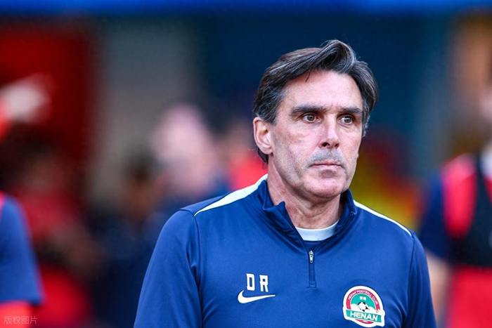 河南队主场迎战申花 拉莫斯智慧成关键