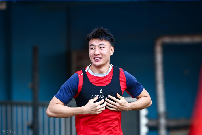 河南队主场迎战申花 拉莫斯智慧成关键