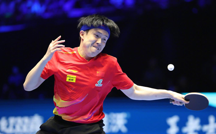 国乒男团3-0力克英格兰林诗栋横扫对手